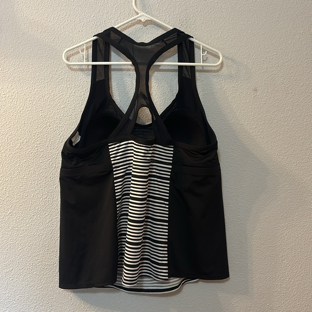 Nike Black and White Asymmetrical Fitted Swim Tank Top - Picture 6 of 8